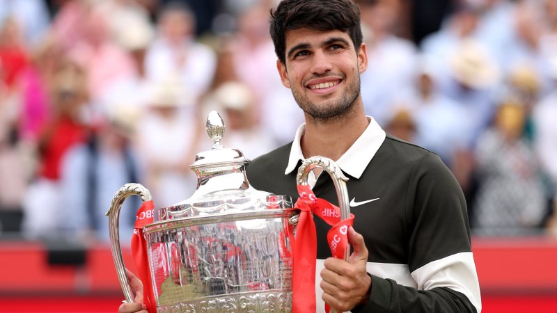 Alcaraz und Bublik gewannen Wimbledon-Vorbereitungsturniere