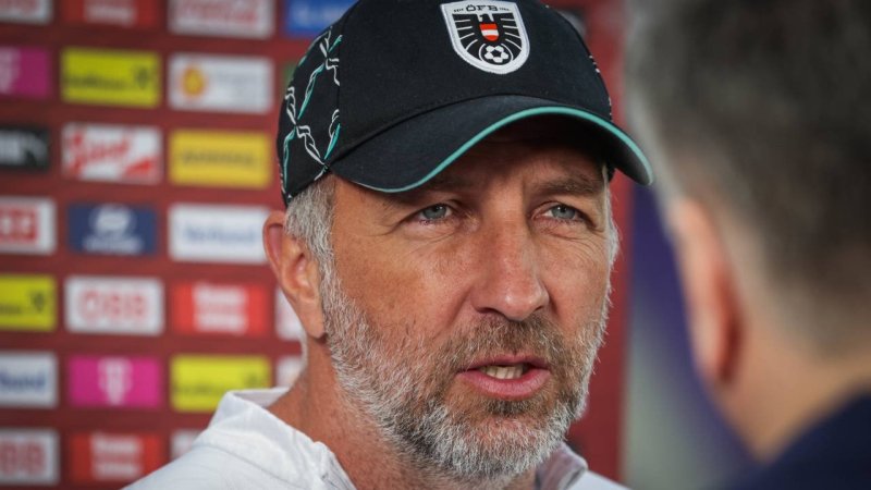 ÖFB-Teamchef Schriebl bei Frauen-EM auf Stadion-Tour