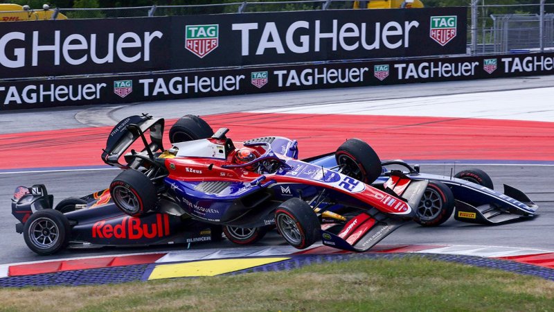 Spektakuläre Bilder: Überschlag-Crash in Spielberg