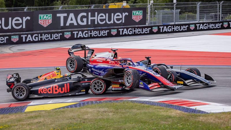 Spektakuläre Bilder: Überschlag-Crash in Spielberg