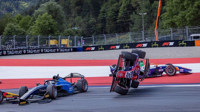 Spektakuläre Bilder: Überschlag-Crash in Spielberg