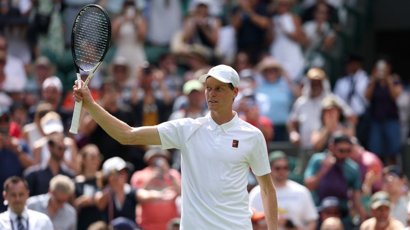Sinner ohne Mühe in Runde zwei von Wimbledon