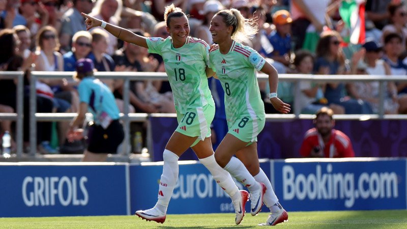 Bayern-Legionärin Caruso führt Italien zu EM-Auftaktsieg