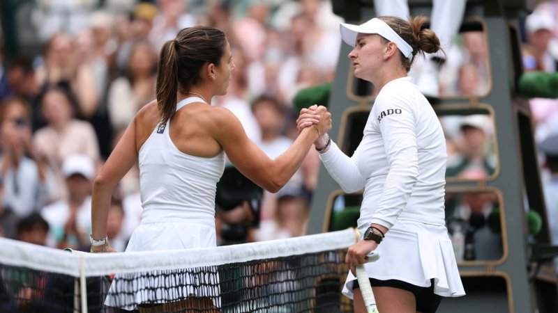 Titelverteidigerin Krejcikova scheitert - Swiatek weiter