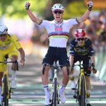 Pogacar holt mit spektakulärem Finish 100. Sieg als Radprofi