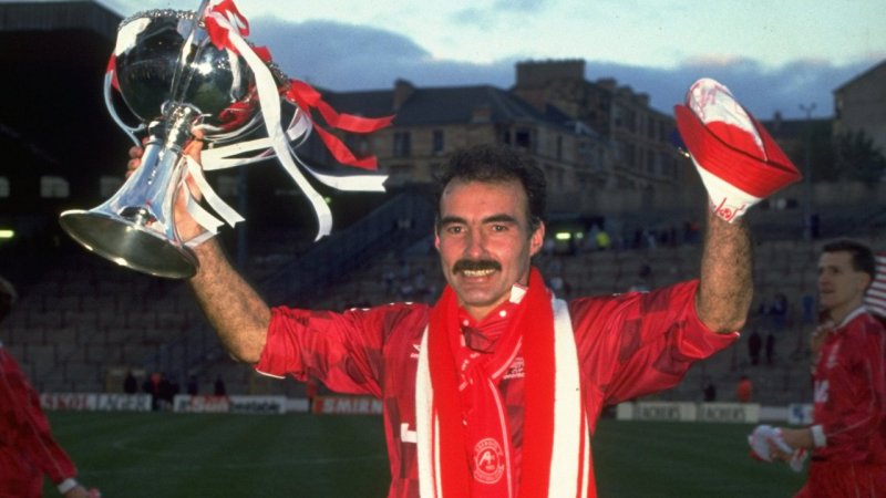 Die Fußballer mit den meisten Spielen für einen Verein