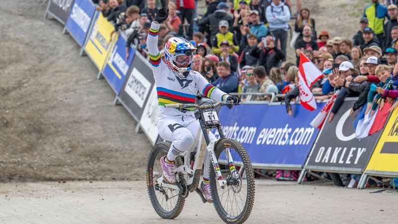 Mountainbike-WM: Höll zum vierten Mal in Folge Weltmeisterin