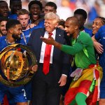 Chelsea feiert! Doch einer freut sich mehr über den Urlaub