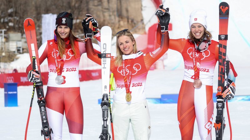 Lara ist weiter Gut für Siege! Schweizer Ski-Queen in Action