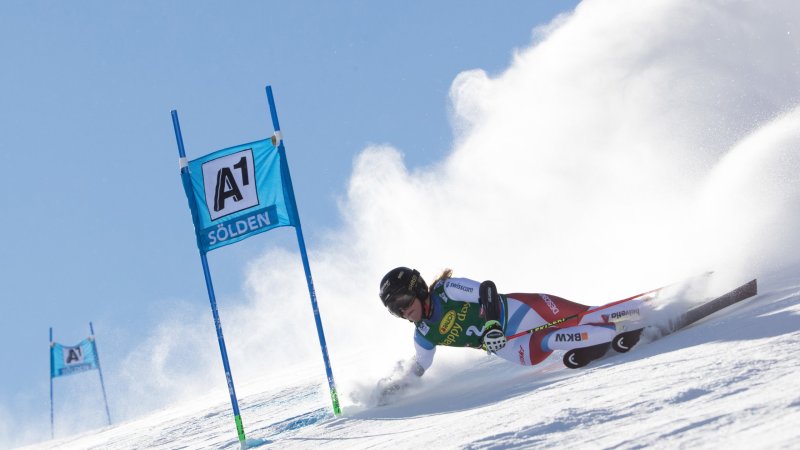 Lara ist weiter Gut für Siege! Schweizer Ski-Queen in Action