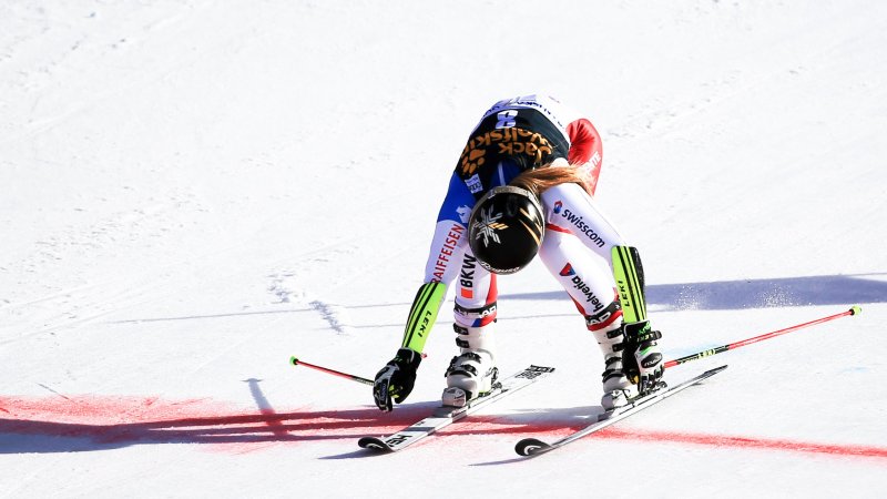 Lara ist weiter Gut für Siege! Schweizer Ski-Queen in Action