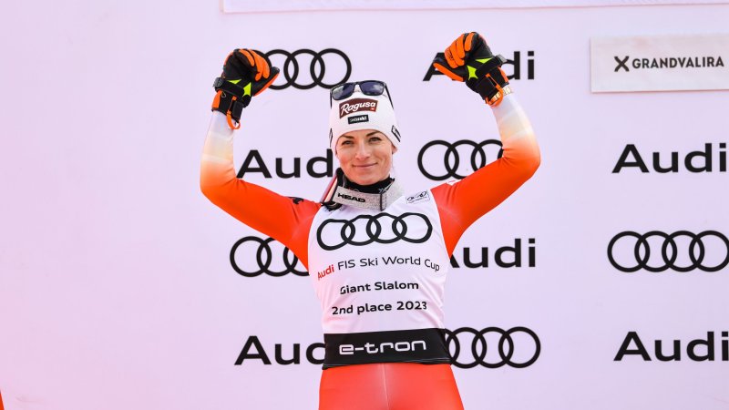 Lara ist weiter Gut für Siege! Schweizer Ski-Queen in Action