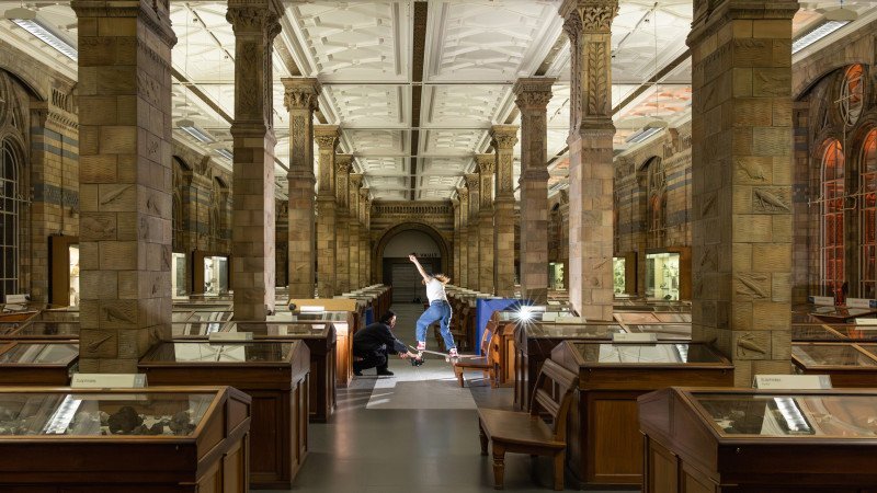 Naturgeschichte meets Trendsport - Skate-Bilder im Museum