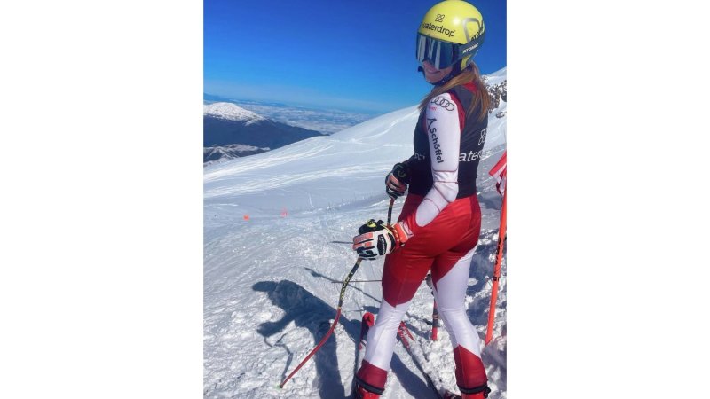 Ski-Frauen fahren auf perfekte Vorbereitung in den Anden ab