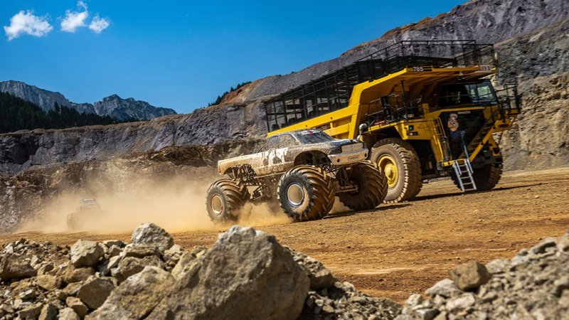 Verstappen Tsunoda Mega Trucks Diashow