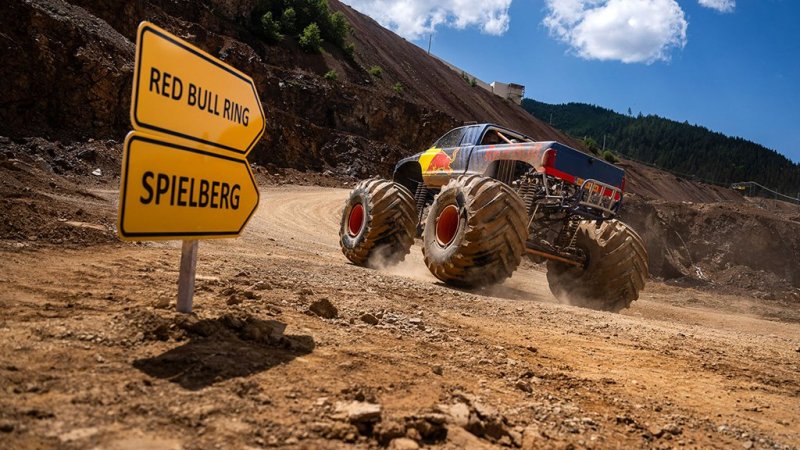 Verstappen Tsunoda Mega Trucks Diashow