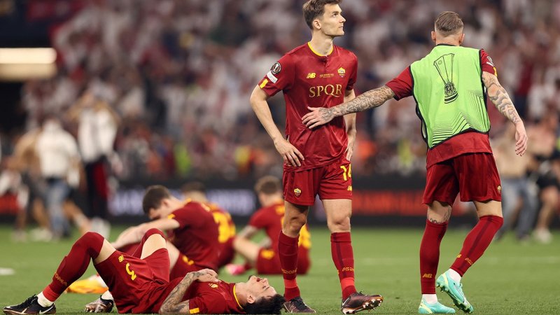 Mit Platzsturm! So feiert Sevilla den Europa-League-Titel