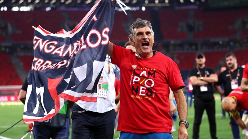 Mit Platzsturm! So feiert Sevilla den Europa-League-Titel