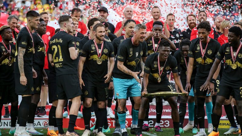 Bilder! So zelebriert Salzburg die Meisterteller-Übergabe