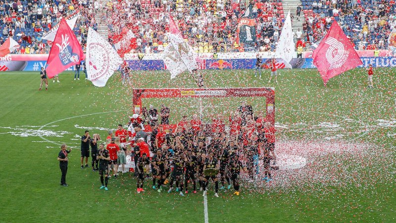 Bilder! So zelebriert Salzburg die Meisterteller-Übergabe