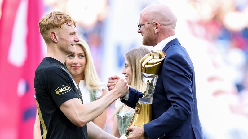 Bilder! So zelebriert Salzburg die Meisterteller-Übergabe