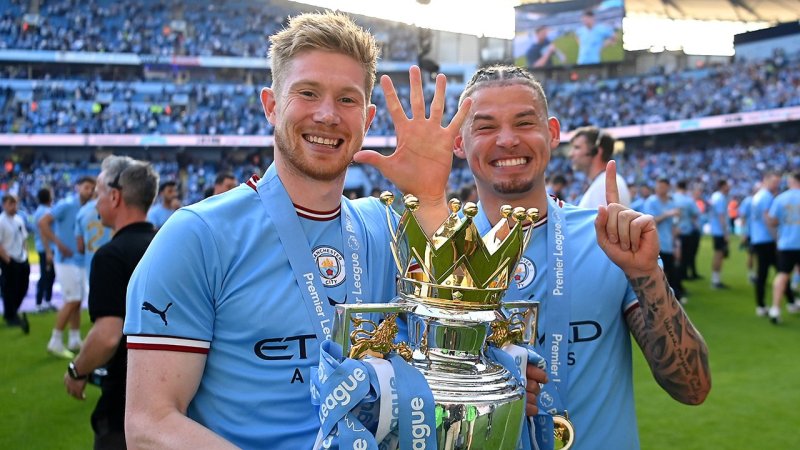 So lässt es Manchester City bei der Meisterfeier krachen