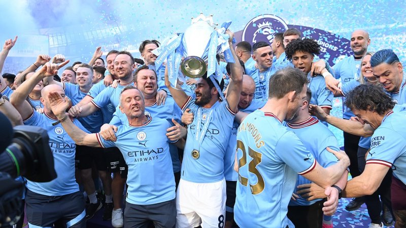 So lässt es Manchester City bei der Meisterfeier krachen