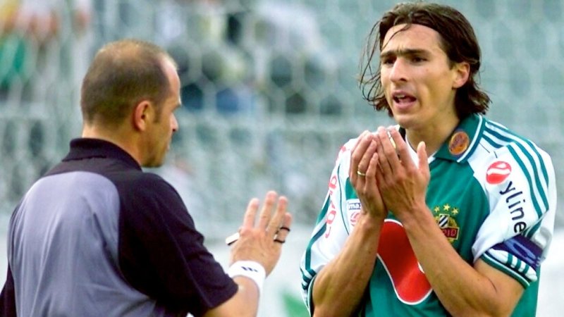 Diese Bundesliga-Kicker sahen die meisten Gelben Karten