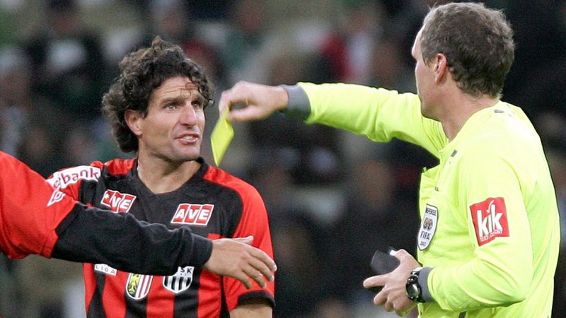 Diese Bundesliga-Kicker sahen die meisten Gelben Karten