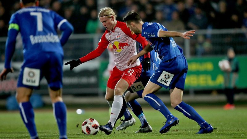 Bilder der 15. Bundesliga-Runde 2018/19