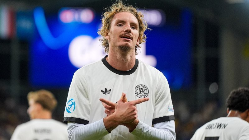 Woltemade trifft doppelt! Deutschland müht sich zu Sieg