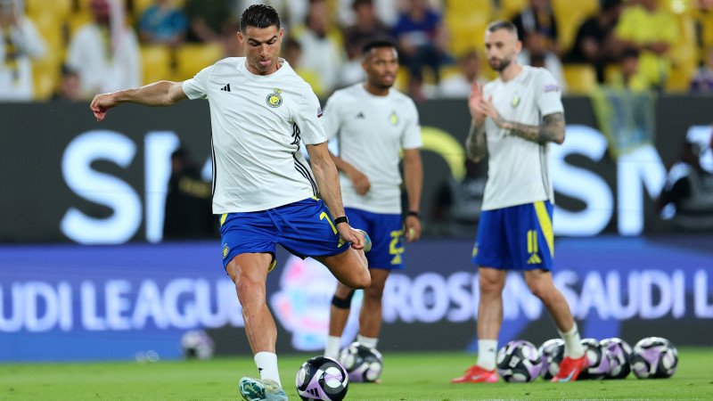 Eigenes Securityteam - "CR7" checkt in Saalfelden ein