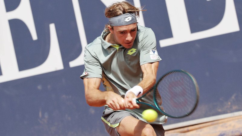 Neumayer unterliegt Hanfmann in Kitzbühel