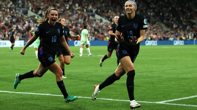 Titelverteidiger England zittert sich ins EM-Finale