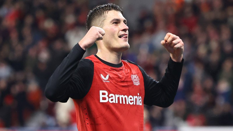 Bayer Leverkusen verlängert mit Star-Stürmer