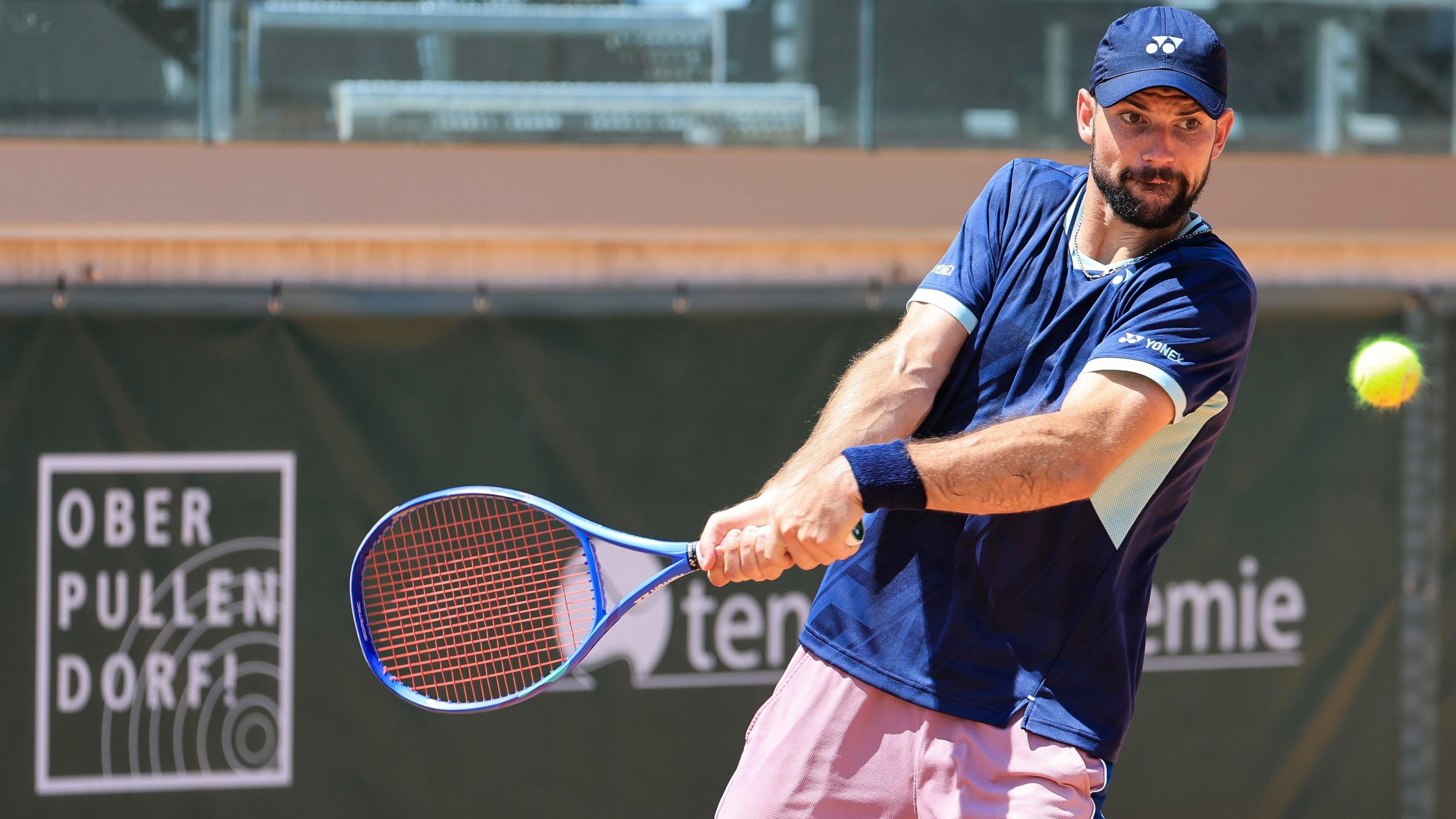 Erste Runde überstanden! Rodionov im Achtelfinale von Bonn