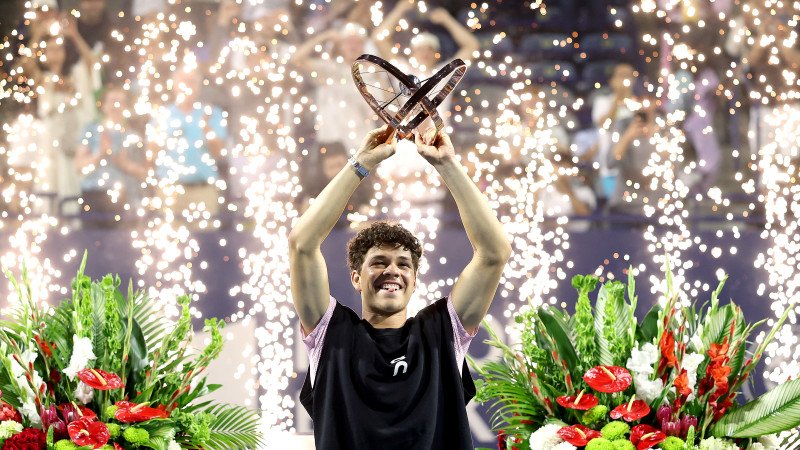 Shelton feiert nach Finalkrimi ersten Masters-Titel