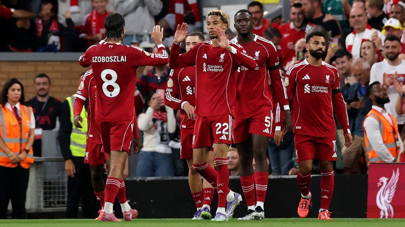 Späte Tore sichern Liverpool knappen Auftaktsieg