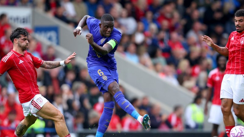 Kapitän von Adi Hütter bei AS Monaco vor Absprung