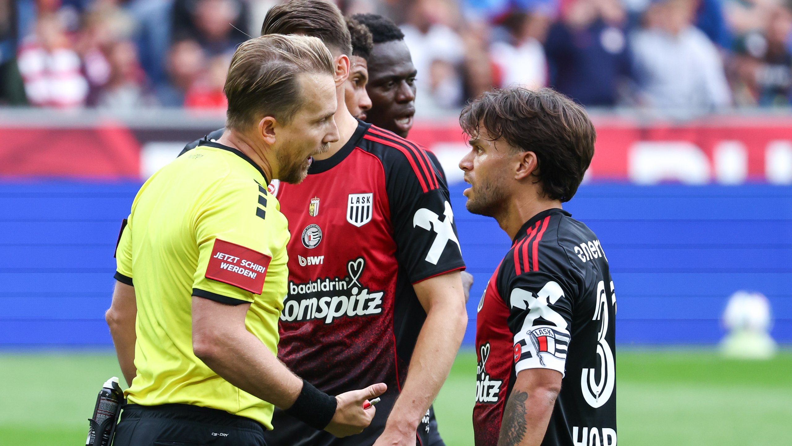 "Sein Ego hat das Spiel zerstört" - Aufregung um LASK-Rot