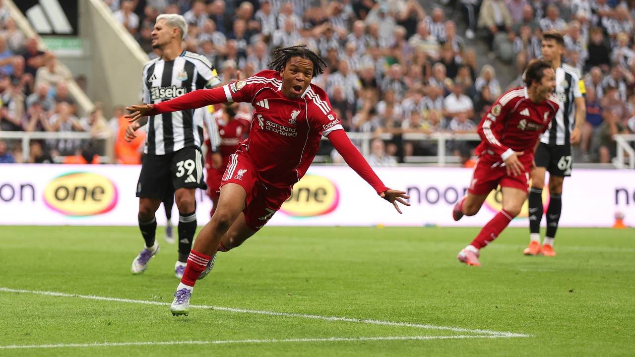 "Wunderkind": 16-jähriger Ngumoha Liverpools gefeierter Held