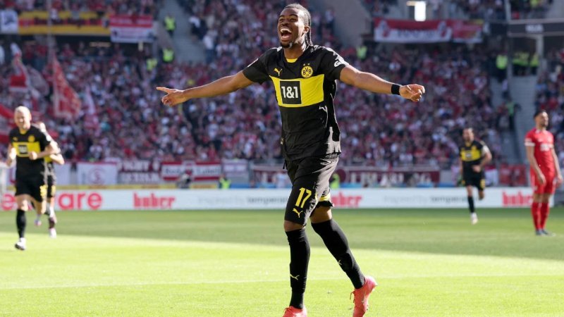 Aus Leihe wird fester Transfer: Chukwuemeka zurück beim BVB