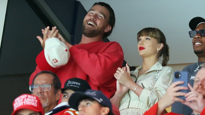NFL-Traumpaar macht Verlobung öffentlich