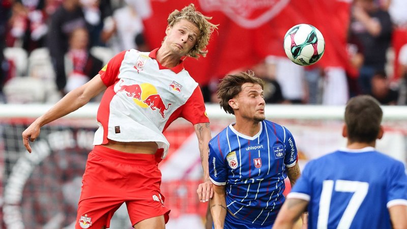 Später Elfer rettet Salzburg gegen Schlusslicht Blau-Weiß