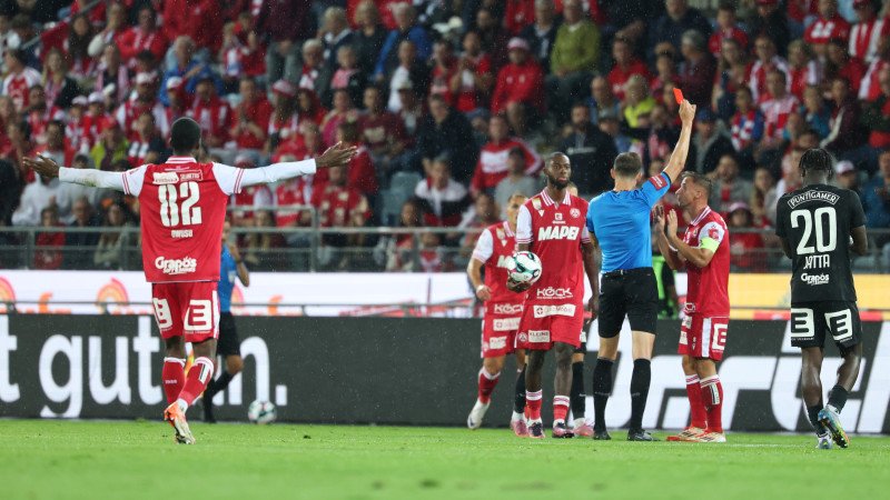 Nach Rot im Derby: So lange fehlt Koch dem <a href='/de/daten/news/fussball/gak/' class='tag'>GAK</a>