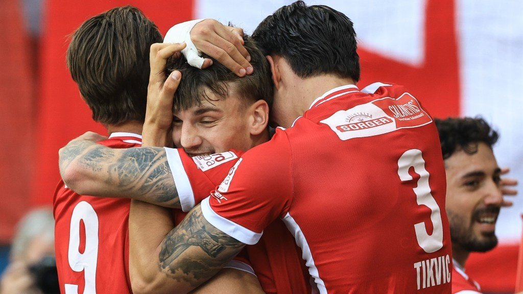 <a href='/de/daten/news/fussball/gak/' class='tag'>GAK</a> vor Klassenerhalt: "Ein paar Millimeter fehlen noch"