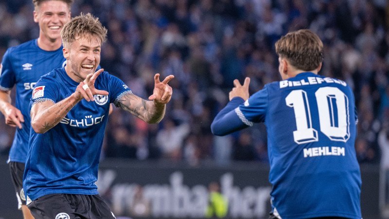 Bielefeld springt mit Sieg über Magdeburg auf Platz zwei