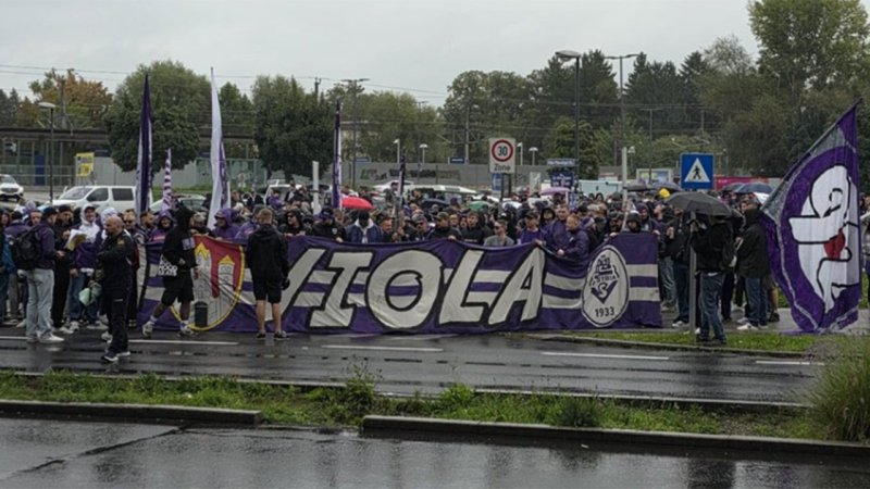 Austria-Salzburg-Fans beeindrucken mit Fanmarsch vor Derby