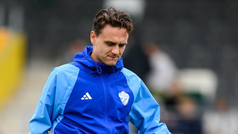 Hartberg-Stürmer erleidet Schädel-Hirn-Trauma gegen Sturm