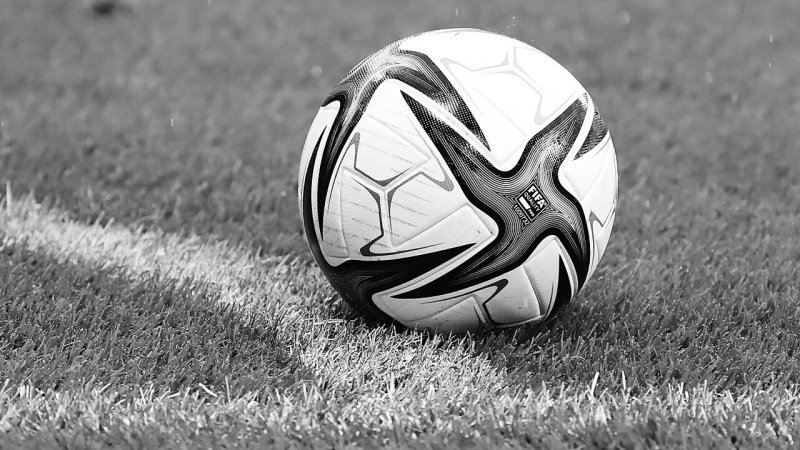 Tragöde in Serbien: Trainer verstirbt nach Zusammenbruch im Spiel